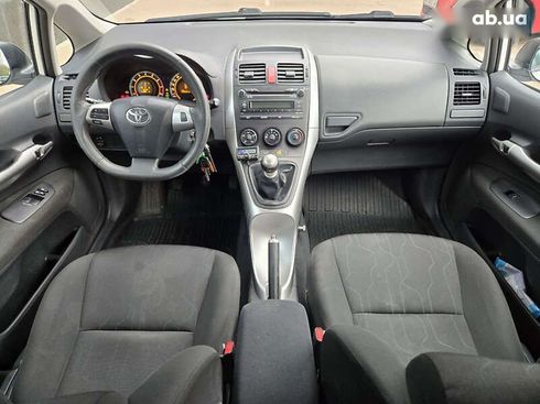 Toyota Auris 2011 - фото 21