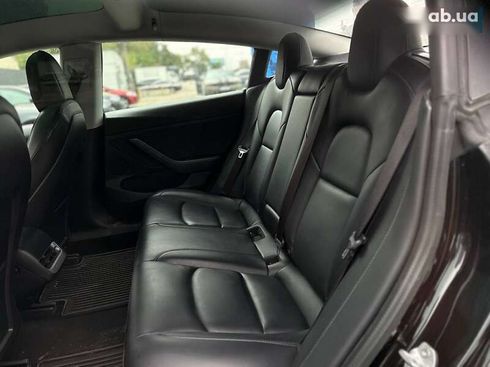 Tesla Model 3 2021 - фото 19