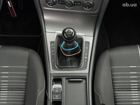 Volkswagen Golf 2015 белый - фото 36