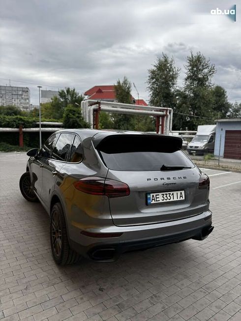 Porsche Cayenne 2015 - фото 15