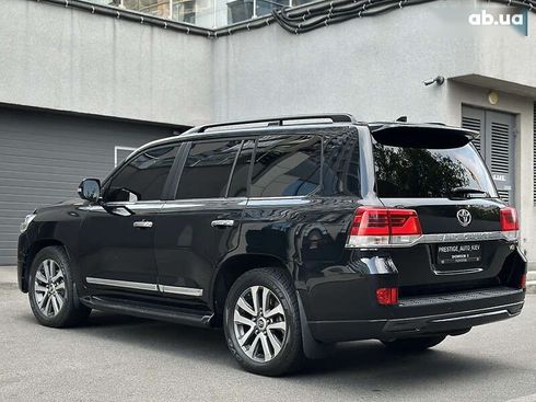Toyota Land Cruiser 2017 - фото 26