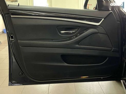 BMW 5 серия 2017 - фото 16