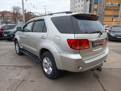 Toyota Fortuner 2006 серый - фото 4