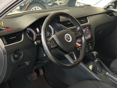 Skoda Octavia 2017 белый - фото 10