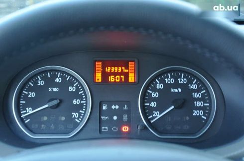 Dacia Sandero 2011 - фото 30