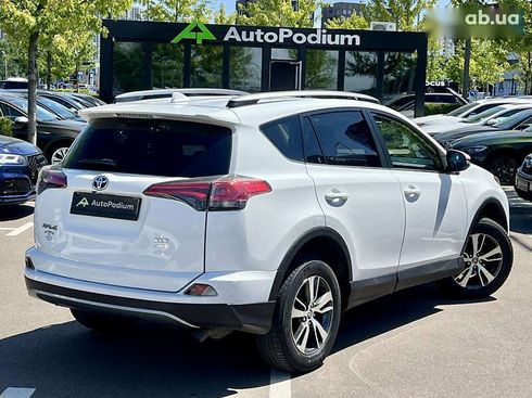 Toyota RAV4 2017 - фото 12