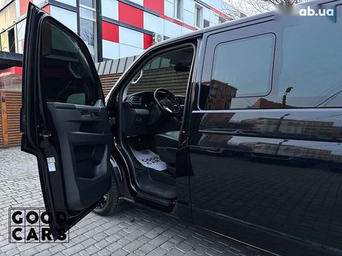 Volkswagen Multivan 2020 - фото 24