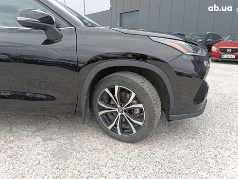 Toyota Highlander 2021 коричневый - фото 8