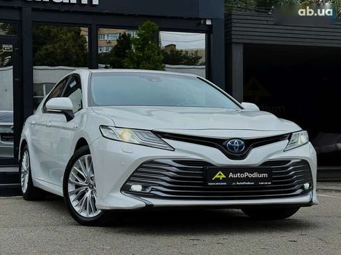 Toyota Camry 2020 - фото 8