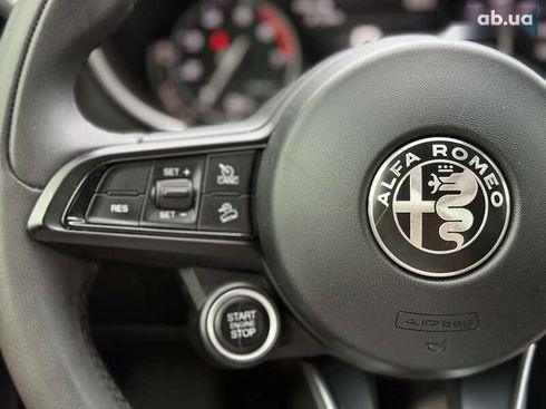 Alfa Romeo Stelvio 2020 - фото 23