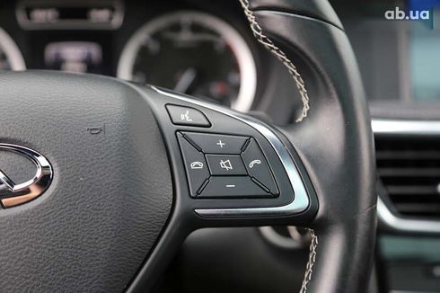Infiniti Q30 2016 - фото 18