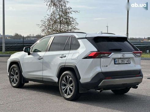 Toyota RAV4 2023 - фото 18