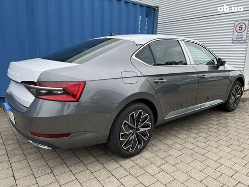 Skoda Superb 2023 - фото 15