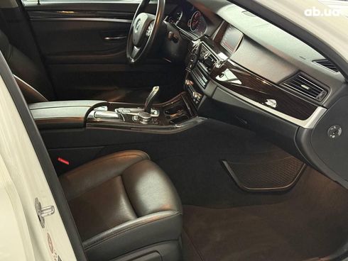 BMW 5 серия 2016 белый - фото 54