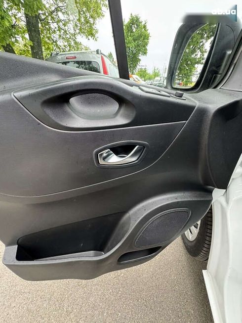 Renault Trafic 2021 - фото 15