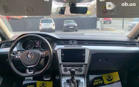 Volkswagen Passat 2017 - фото 12