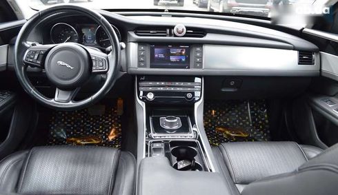 Jaguar XF 2016 - фото 21