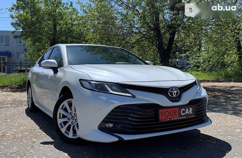 Toyota Camry 2019 - фото 10