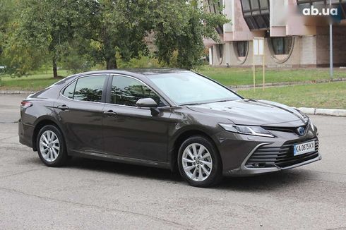 Toyota Camry 2023 - фото 8