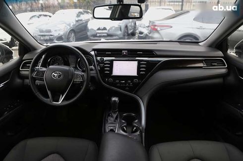 Toyota Camry 2019 - фото 12