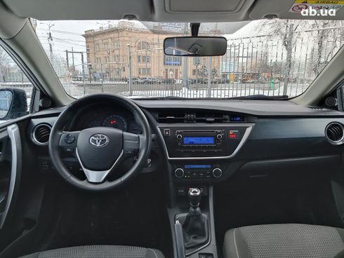 Toyota Auris 2015 серый - фото 21