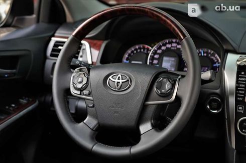 Toyota Camry 2012 - фото 13