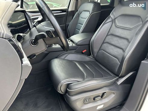 Volkswagen Touareg 2018 - фото 9