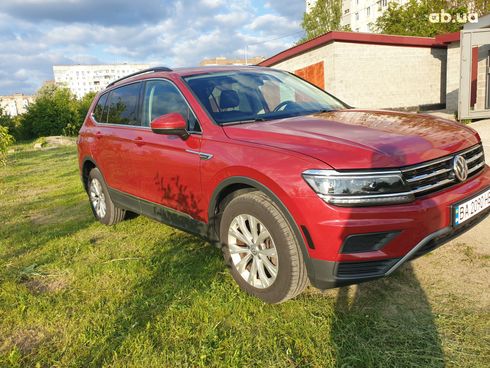 Volkswagen Tiguan Allspace 2018 красный - фото 5