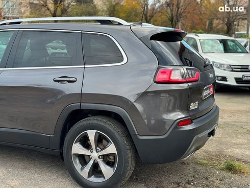 Jeep Cherokee 2018 серый - фото 9