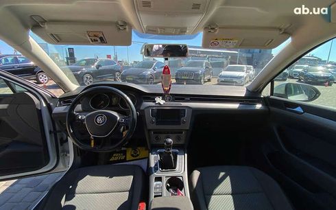 Volkswagen Passat 2015 - фото 12