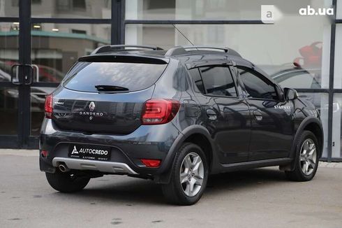 Renault Sandero Stepway 2019 - фото 19