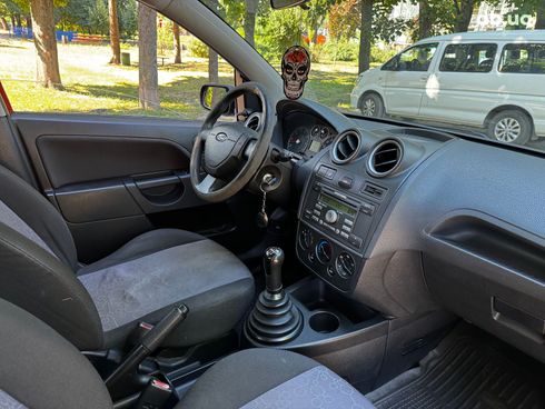 Ford Fiesta 2007 красный - фото 81