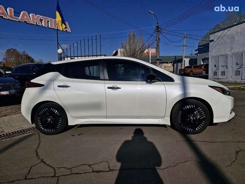 Nissan Leaf 2023 - фото 7