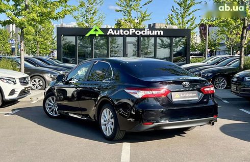 Toyota Camry 2017 - фото 13