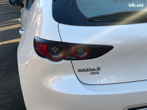 Mazda 3 2021 белый - фото 11