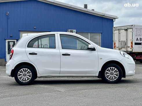 Nissan Micra 2013 белый - фото 6