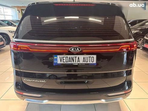 Kia Carnival 2021 - фото 5