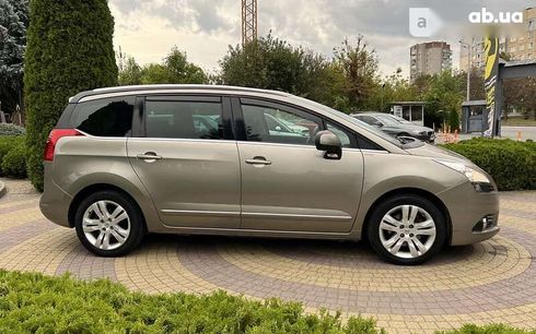 Peugeot 5008 2011 - фото 8