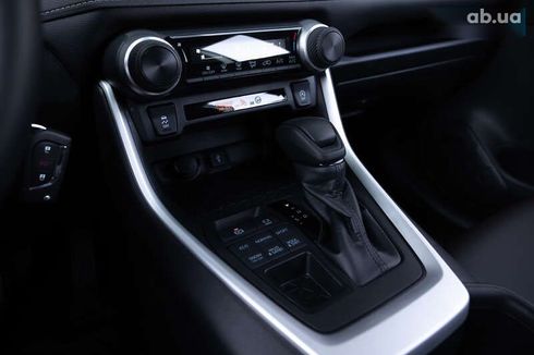 Toyota RAV4 2022 - фото 17