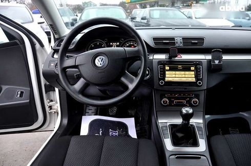 Volkswagen Passat 2010 - фото 19