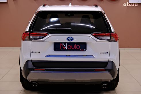 Toyota RAV4 Hybrid 2019 белый - фото 5
