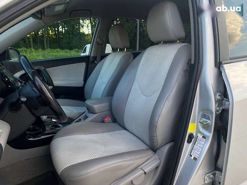 Toyota RAV4 2012 - фото 21