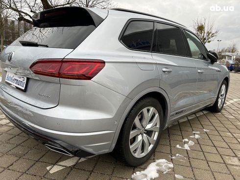 Volkswagen Touareg R 2021 - фото 29