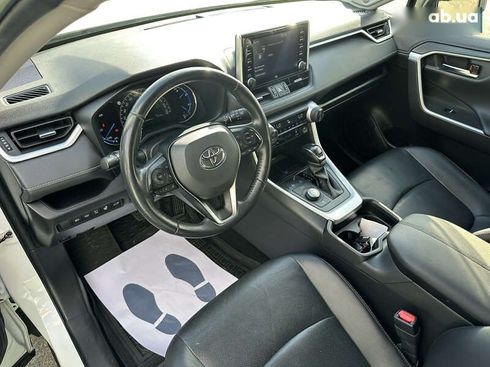 Toyota RAV4 2020 - фото 15