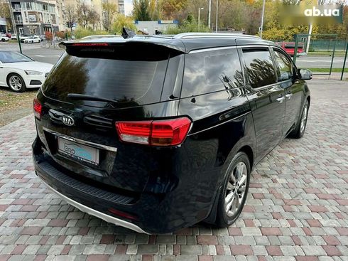 Kia Carnival 2017 - фото 11