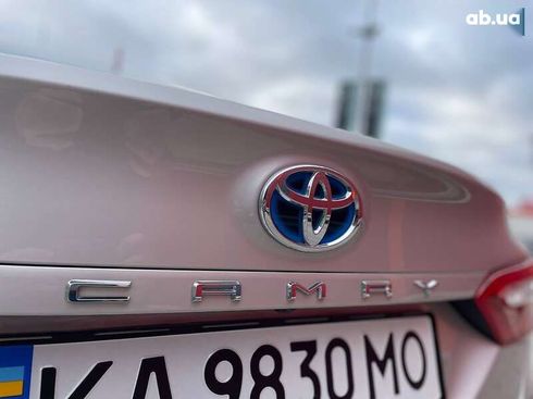 Toyota Camry 2019 - фото 14