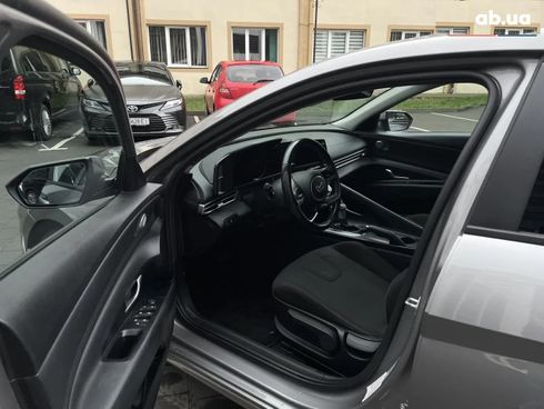 Hyundai Elantra 2021 серый - фото 2