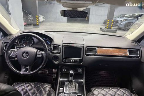 Volkswagen Touareg 2017 - фото 12