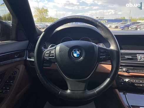 BMW 5 серия 2015 - фото 19