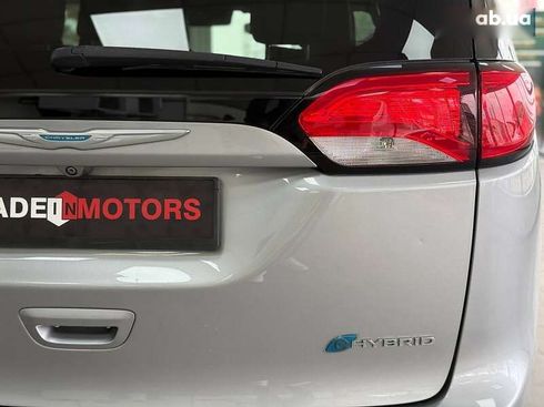 Chrysler Pacifica 2017 - фото 12